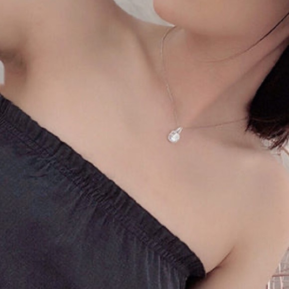 White cubic zirconia necklace - Picture 3 of 8